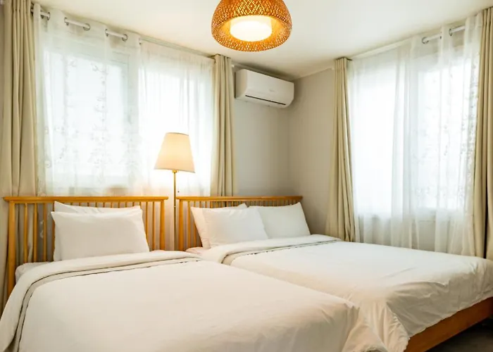 김포공항ㆍ까치산역ㆍ최대11명ㆍ3룸화2ㆍ각방에어컨ㆍ2층독채 Apartment *