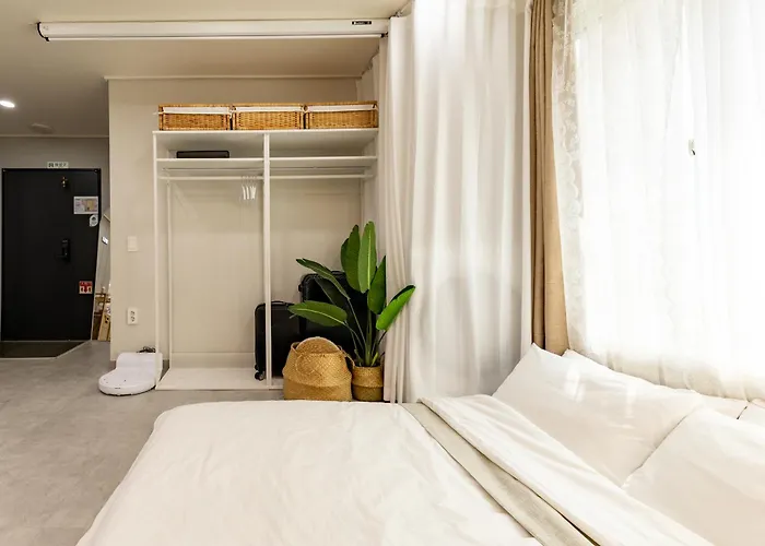 Apartment 김포공항ㆍ까치산역ㆍ최대11명ㆍ3룸화2ㆍ각방에어컨ㆍ2층독채